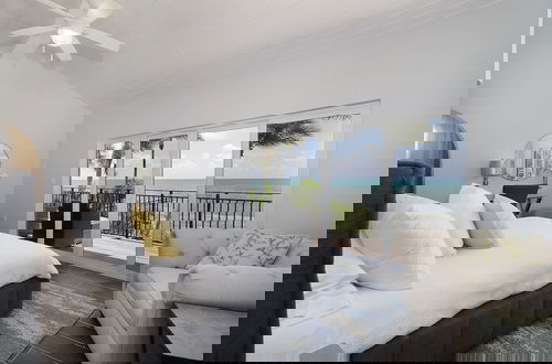 Foto 4 - Luxury Beachfront Home With Pool In Islamorada 3 Bedroom Home by RedAwning