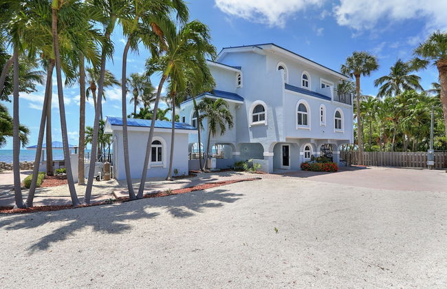 Luxury Beachfront Home With Pool In Islamorada 3 Bedroom Home by RedAwning - Foto 37