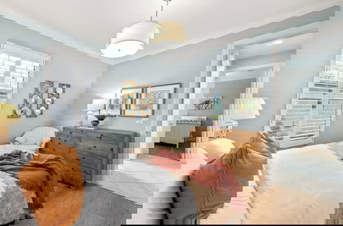 Foto 5 - Neapolitan - Newly Renovated 3-BR Luxury Home with Private Pool. Enjoy a Fully Equipped Kitchen and Free Wi-Fi