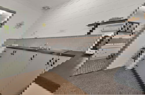 Photo 4 - Balgal Beach Units