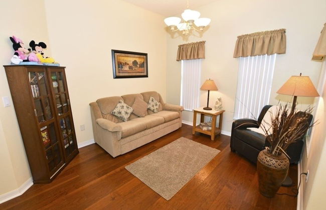 Lakeside 4-bed Pool Home At Villa Sol 4 Bedroom Home by Redawning - Foto 1