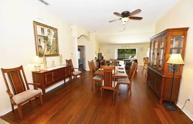 Lakeside 4-bed Pool Home At Villa Sol 4 Bedroom Home by Redawning - Foto 18