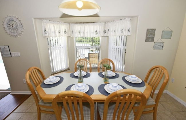 Lakeside 4-bed Pool Home At Villa Sol 4 Bedroom Home by Redawning - Foto 7