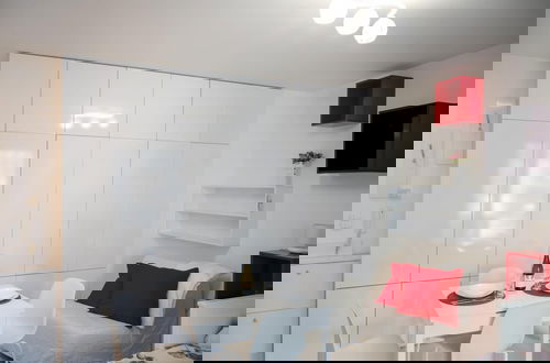 Photo 1 - Colorful Studio With Balcony - Free Parking