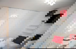 Photo 1 - Colorful Studio With Balcony - Free Parking