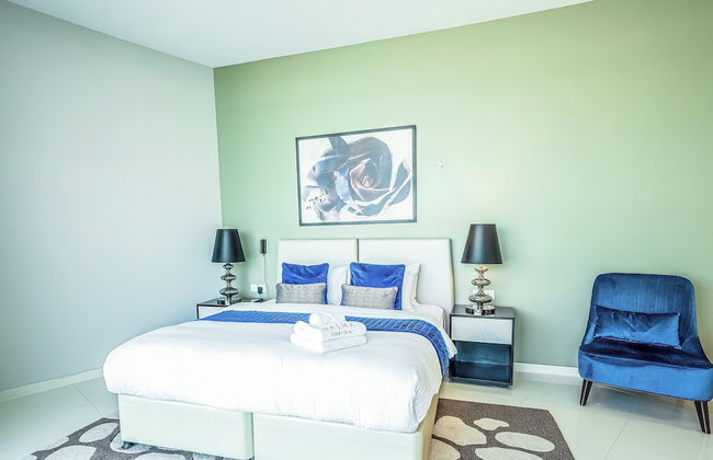 Nasma Holiday Homes - DAMAC Hills Artesia Tower C - Foto 2