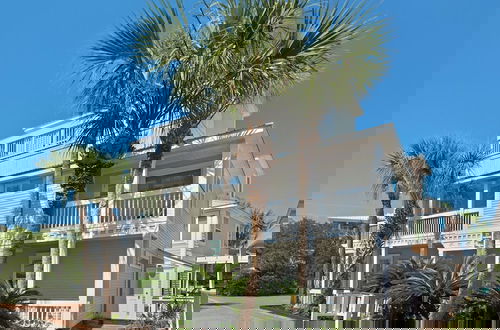 Foto 52 - Steps to the Beach + Private Pool & Free Beach Set Up