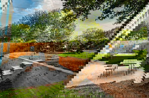 Foto 3 - City Oasis With Hot Tub Group-friendly