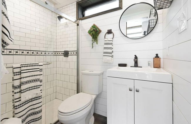 The Strazza House Tiny Container Home 12 min to Magnolia Silos Baylor Downtown - Foto 7