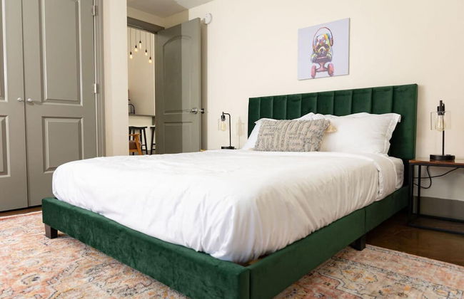 Stunning 2 BR Loft Smack in the Heart of Downtown - Photo 18