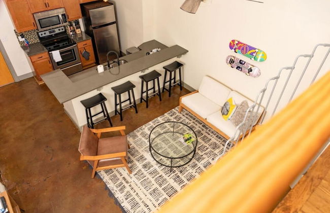 Stunning 2 BR Loft Smack in the Heart of Downtown - Photo 4