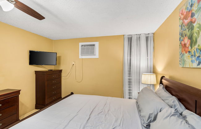 A Getaway To A Getaway 1 Bedroom Condo by RedAwning - Photo 3