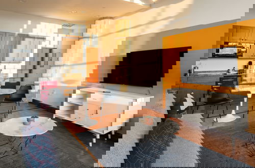 Photo 15 - Sosuite Studio w W/d, Gym, On-site Restaurant