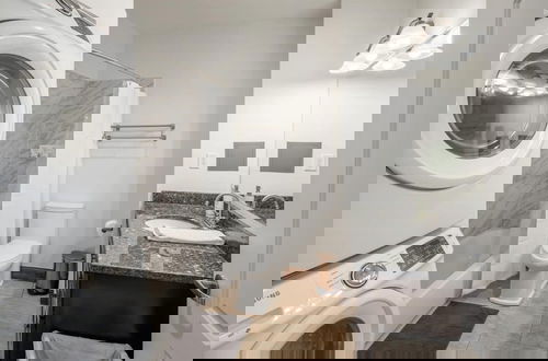 Photo 9 - Sosuite Studio w W/d, Gym, On-site Restaurant
