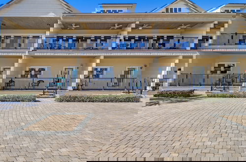 Foto 44 - Pet Friendly Condo with Private Parking and Elevator by RedAwning