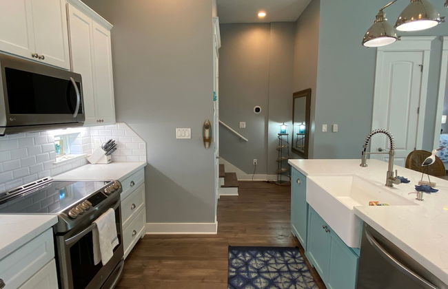 Beachside Paradise Retreat With Luxury - Photo 11