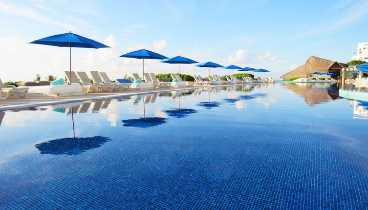 Photo 1 - Live Aqua Beach Resort Cancún - Adults Only - All Inclusive