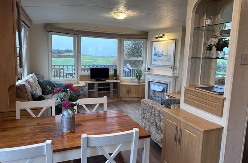 Foto 1 - Captivating 2-bed Static Caravan in Holyhead