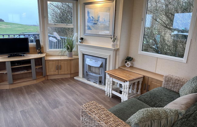 Captivating 2-bed Static Caravan in Holyhead - Foto 16