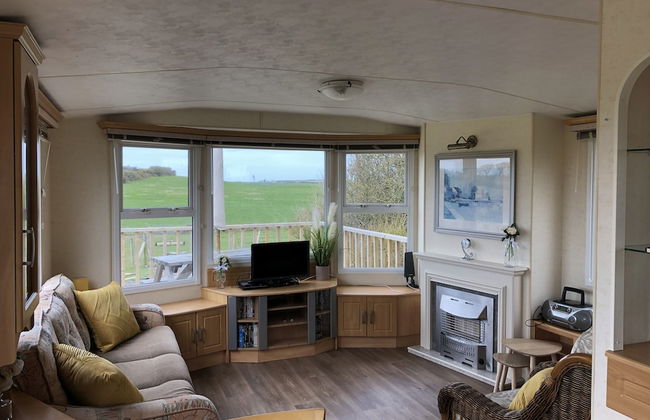 Captivating 2-bed Static Caravan in Holyhead - Foto 18