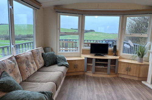 Foto 14 - Captivating 2-bed Static Caravan in Holyhead