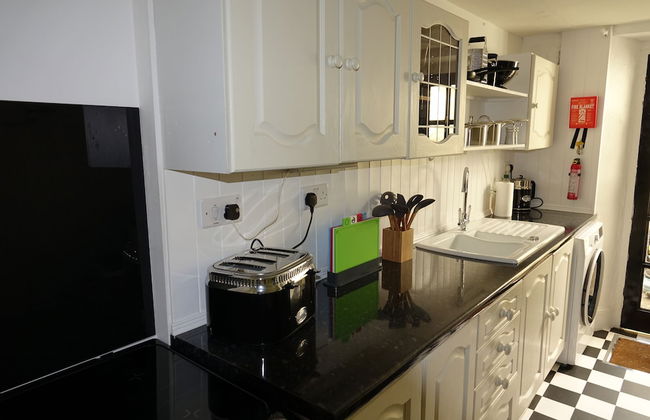 Saffron House - Photo 6