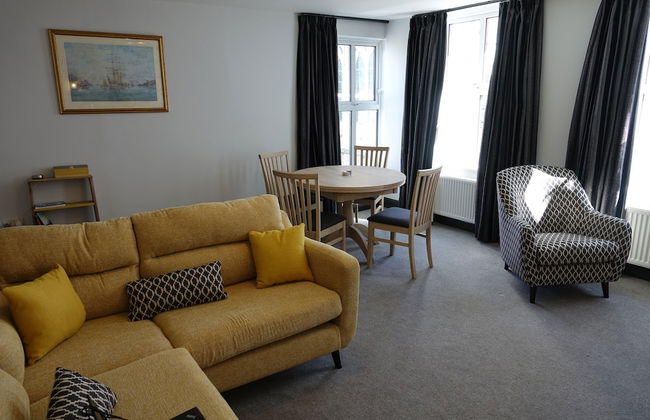 Saffron House - Photo 9