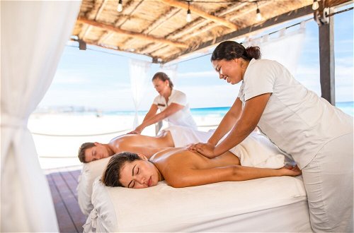 Photo 76 - Wyndham Alltra Cancun All Inclusive Resort