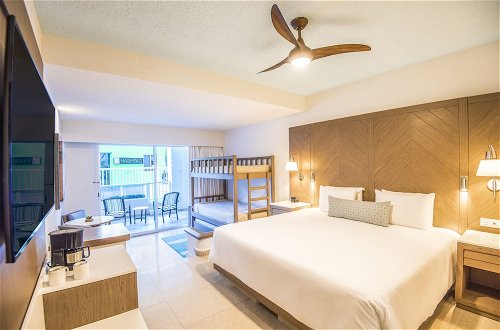 Photo 9 - Wyndham Alltra Cancun All Inclusive Resort