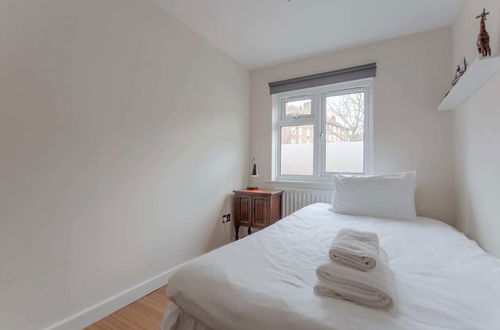 Photo 11 - Well Located 2 Bedroom 1 Bath in Elephant & Castle