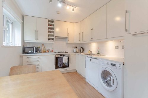 Photo 16 - Well Located 2 Bedroom 1 Bath in Elephant & Castle