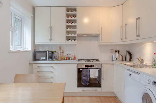 Photo 18 - Well Located 2 Bedroom 1 Bath in Elephant & Castle