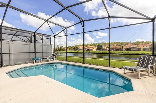 Photo 1 - Fantastic Townhome With Pvt Pool and Lake View Near Disney by Redawning