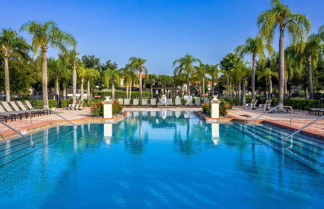 Fantastic Townhome with Pvt Pool and Lake view near Disney by RedAwning - Foto 17