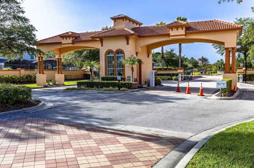 Photo 28 - Fantastic Townhome With Pvt Pool and Lake View Near Disney by Redawning