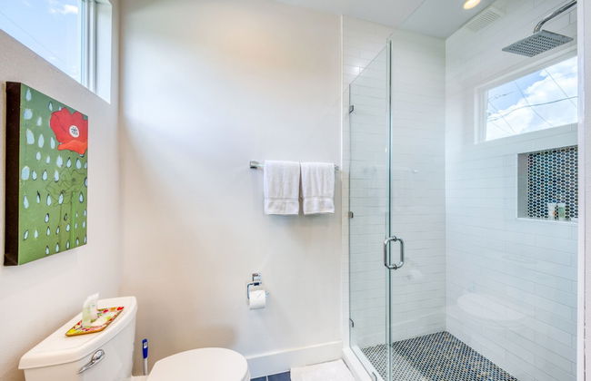 Contemporary Home Centrally Located Near Soco & DT - Foto 26