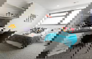 Foto 3 - Leicester's Lyter Living