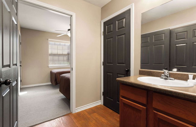 Eagle's Den Suites Cotulla a Travelodge by Wyndham - Foto 23