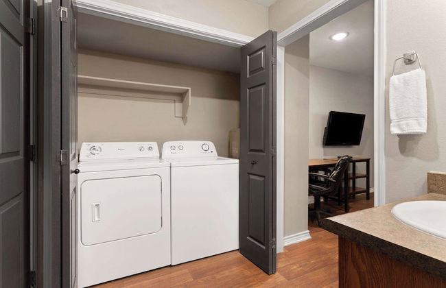 Eagle's Den Suites Cotulla a Travelodge by Wyndham - Foto 24