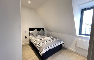 Foto 2 - Remarkable 1-bed Apartment in Slough