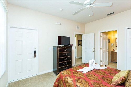 Photo 4 - 4BR Townhome in Regal Palms by SHV-2603