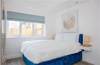 Photo 2 - Bright 1 Bedroom Apartment in West London