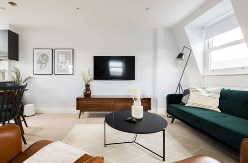 Photo 1 - The Margravine Maisonette - Modern & Bright 2bdr Flat