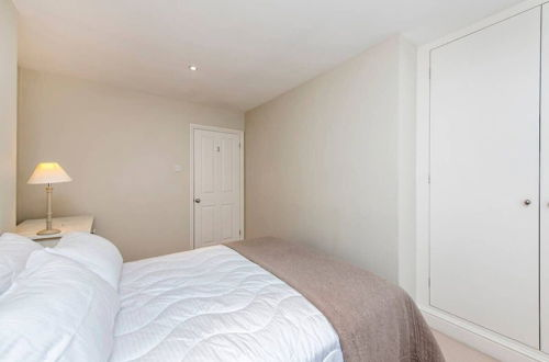 Photo 11 - Delightful 2-bed Home, Fulham