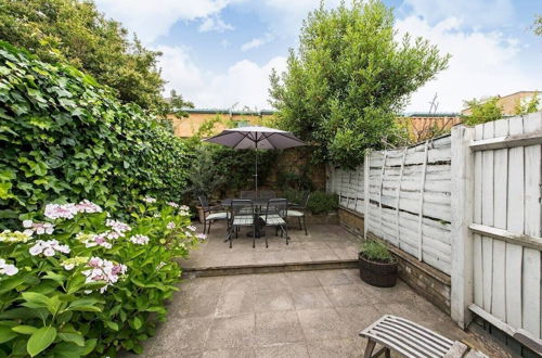 Photo 18 - Delightful 2-bed Home, Fulham