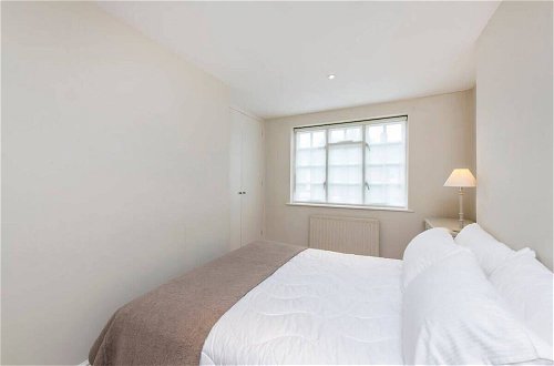 Photo 9 - Delightful 2-bed Home, Fulham