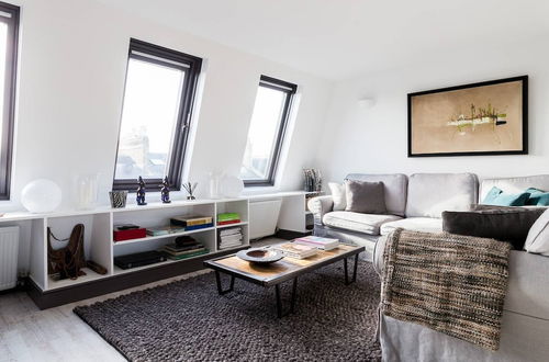 Photo 1 - Stylish Fulham 2bed Loft Flat, 5 min From Tube