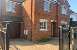 Photo 1 - 3 bedroom house in Reading