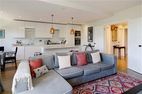 Photo 13 - Bright 2-bed Apartment in Fashionable Chelsea