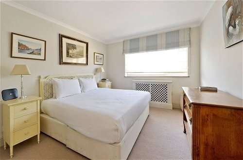 Photo 4 - Bright 2-bed Apartment in Fashionable Chelsea